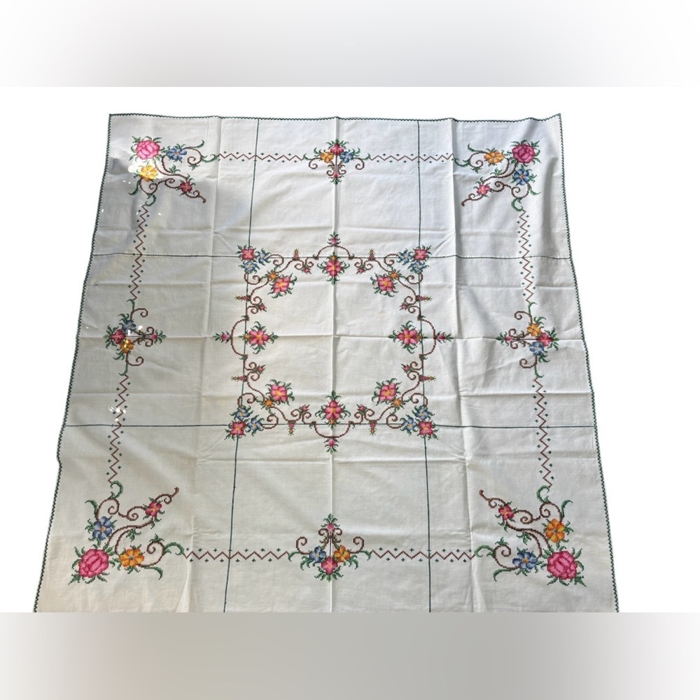 VTG Cross-Stiched Square Floral Tablecloth W/6 Napkins 49”WX49”L Kitchen Ivory